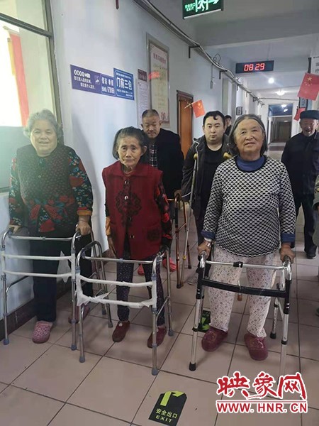 90岁老人大胯骨折微创手术,86岁老人股骨头骨折做手术