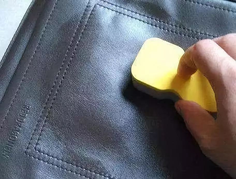 白色衣服长霉斑用什么可以除掉,衣服上有黄色霉斑怎么清洗最有效