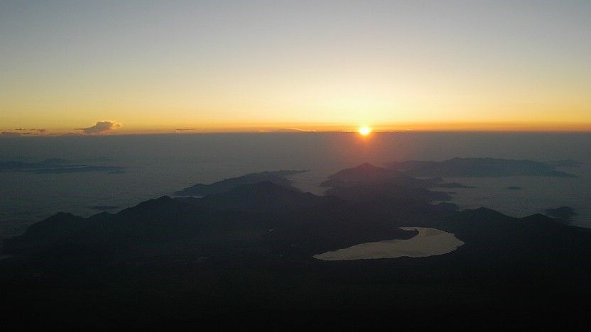 世界上富士山图片,地球卫星图看富士山