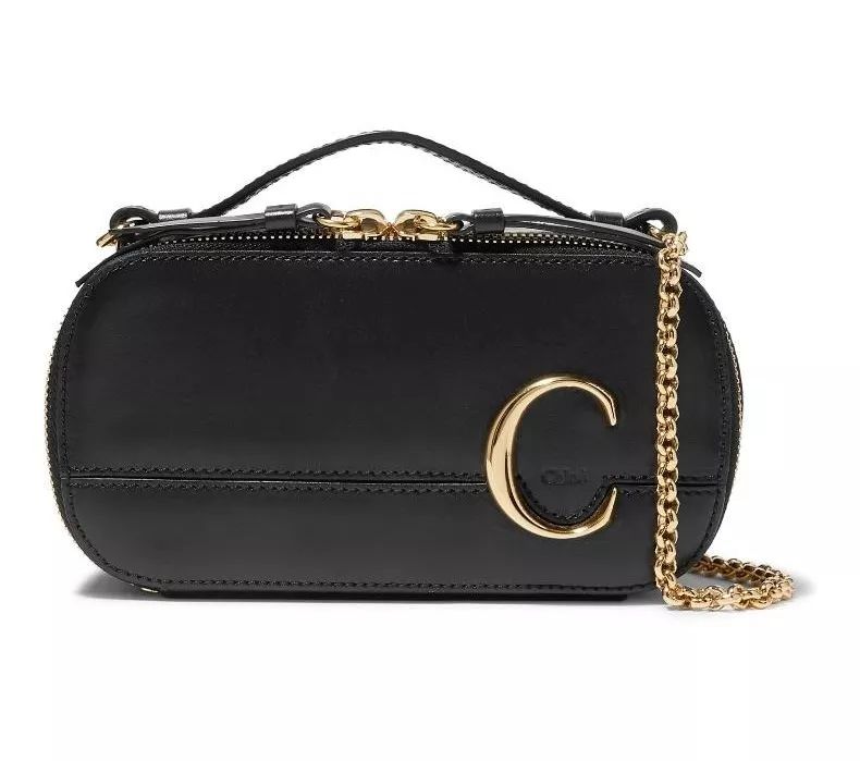 表面光鲜亮丽的时装编辑们，背地里竟然都在买这些？