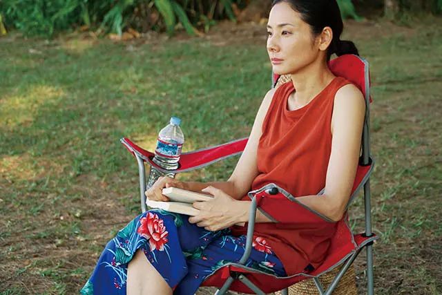 “除夕夜前，她生下一名死婴”：如果人生太难，就去妇产科看看