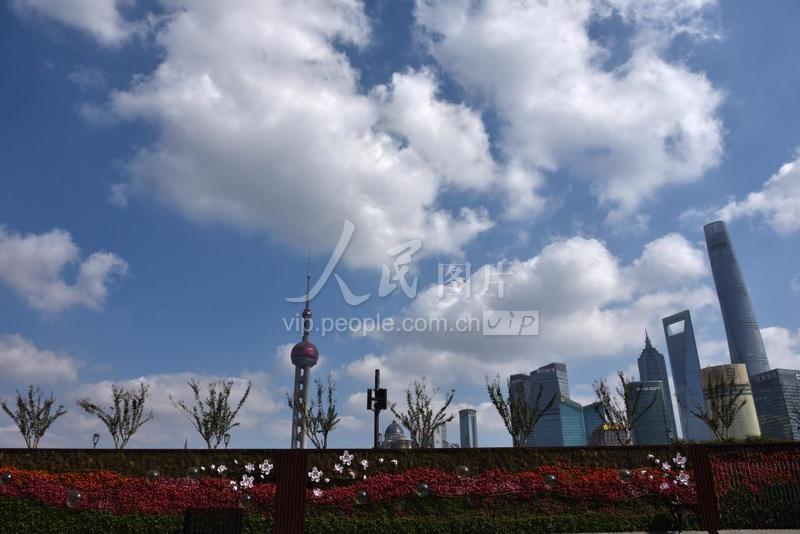 上海外滩白天风景最新,上海七月外滩天气情况