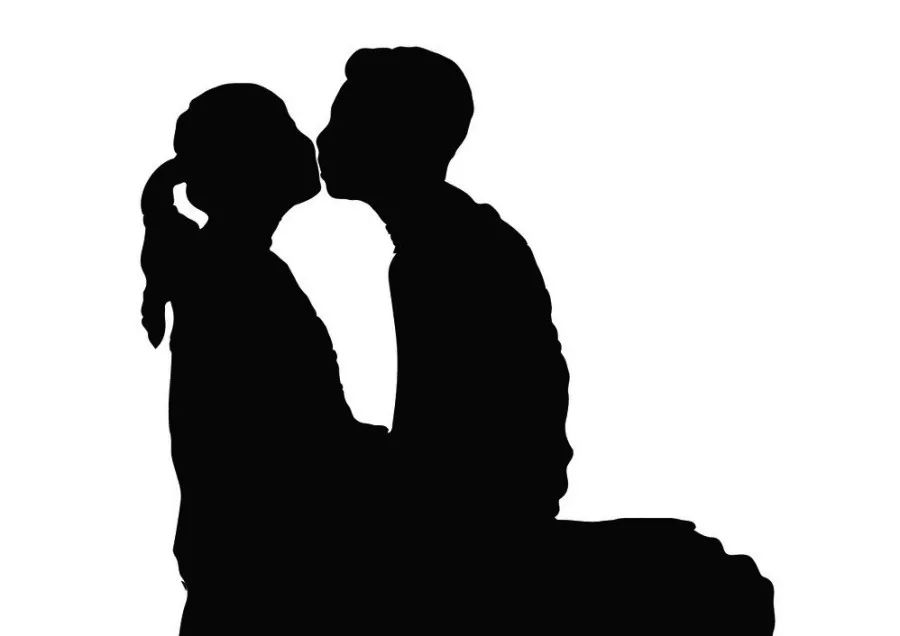 南充一已婚男子多次带情人酒店开房，不料收到了自己的艳照…