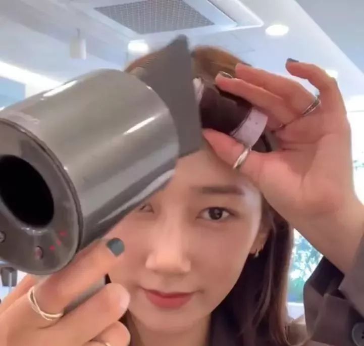 韩国八字刘海怎么烫教程,韩式齐刘海八字刘海教程