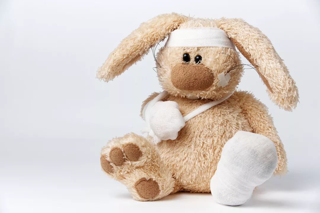 孩子受伤怎么办才能不留疤,小孩受伤疤痕怎么恢复最好