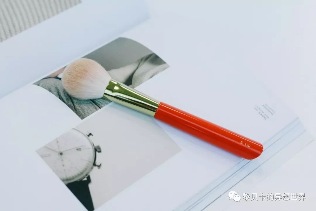 买了很多眼影却还是不会画,买了好多化妆品