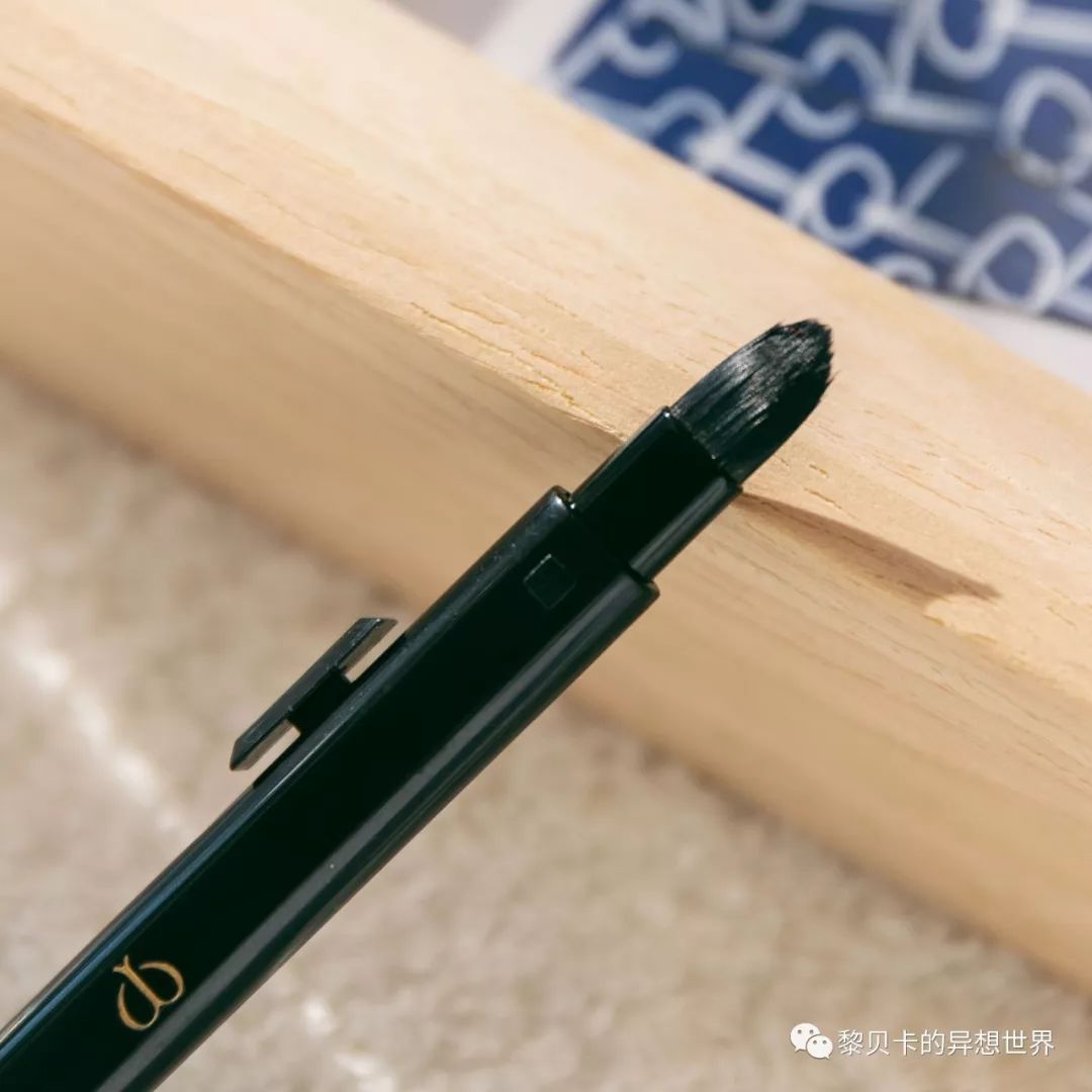 买了很多眼影却还是不会画,买了好多化妆品