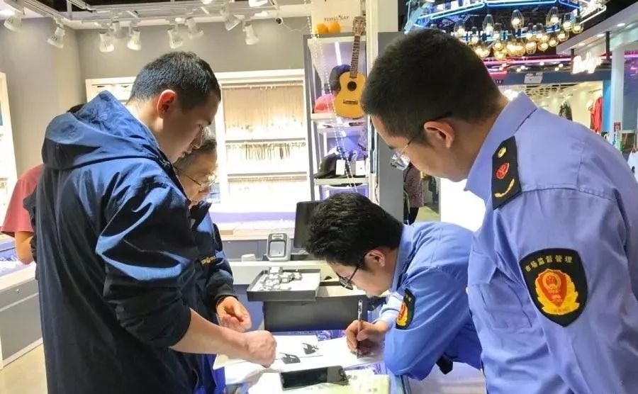 万国手表10000元左右,正品万国表名表1万左右