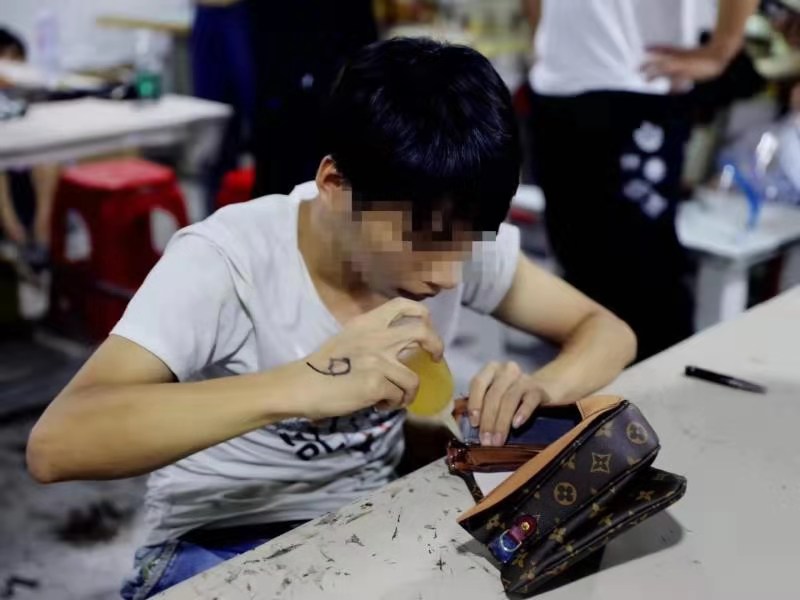 璺槗濞佺櫥鐖遍┈浠曢濂堝効,璺槗濞佺櫥棣欏鍎跨埍椹粫浠锋牸