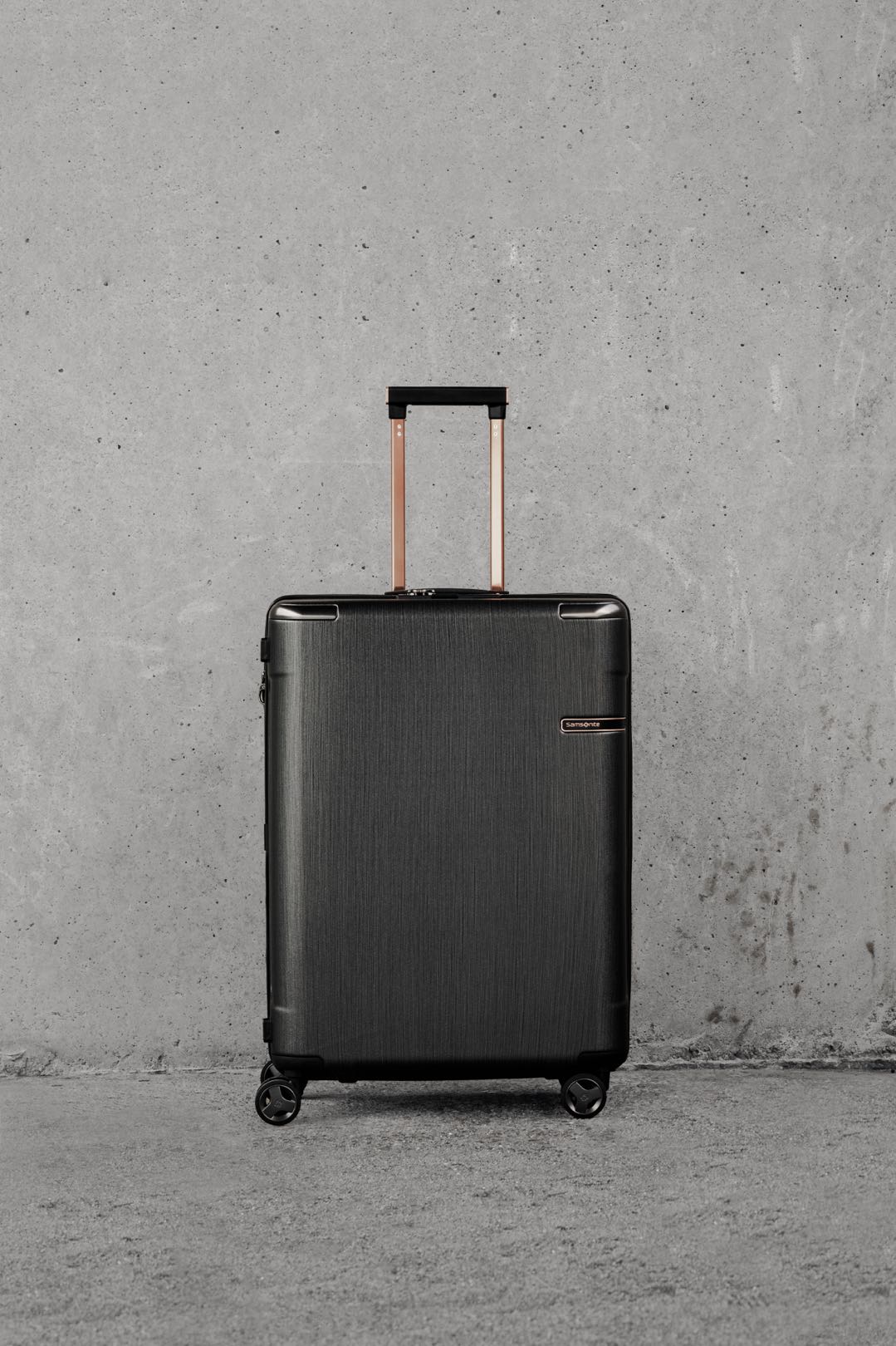 探索向前做一颗行星——新秀丽推出全新EVOATECH智能行李箱