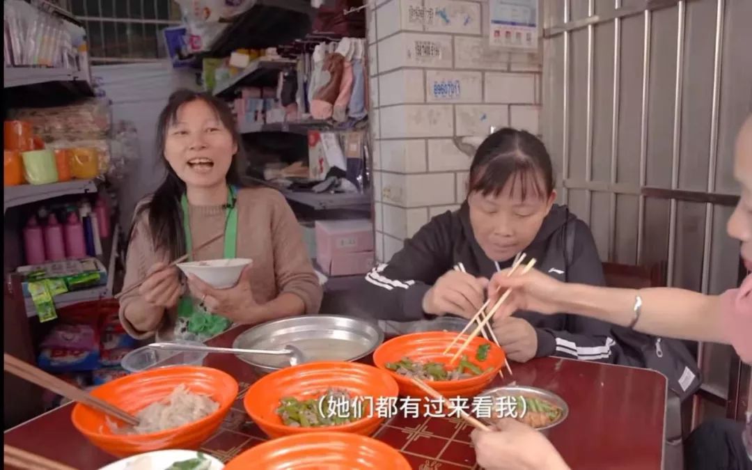 癌症患者挂尿袋和屎袋,患癌人身上带着尿袋