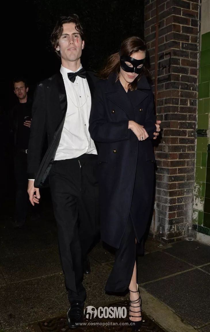 好久不见的ITgirl钟小姐，毛衣很不错喔