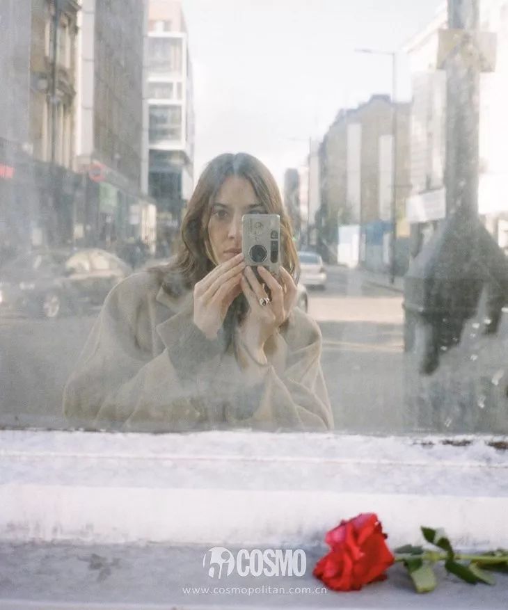 好久不见的ITgirl钟小姐，毛衣很不错喔