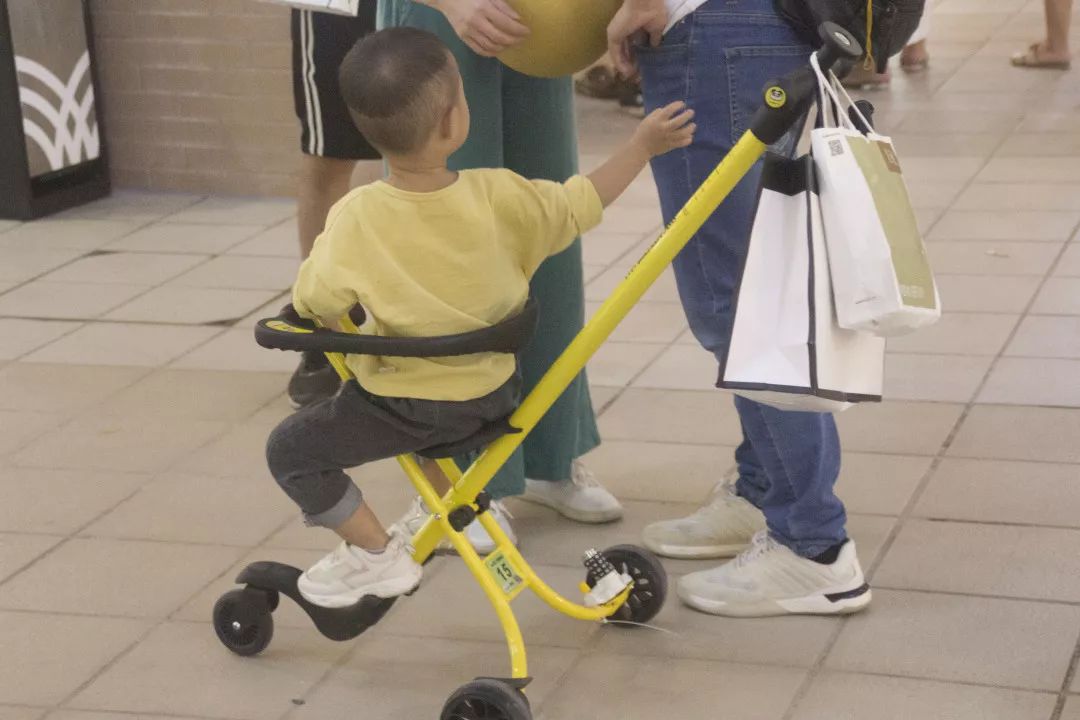 江西赣南脐橙5斤福利装皮薄,福利款赣南脐橙10斤装