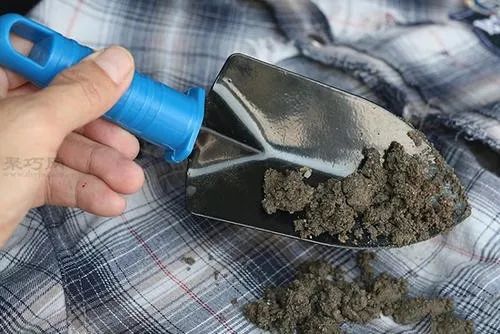 冬季洗衣服污渍的小妙招,收藏冬天衣服的小窍门