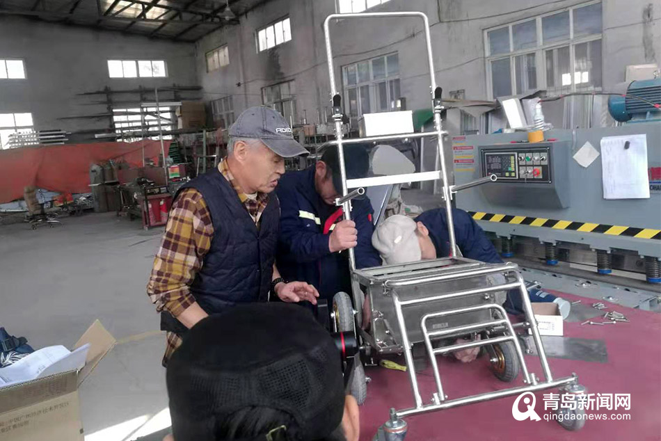 六旬爷爷为肌无力孙子自制轮椅,六旬爷爷为孙子自制轮椅