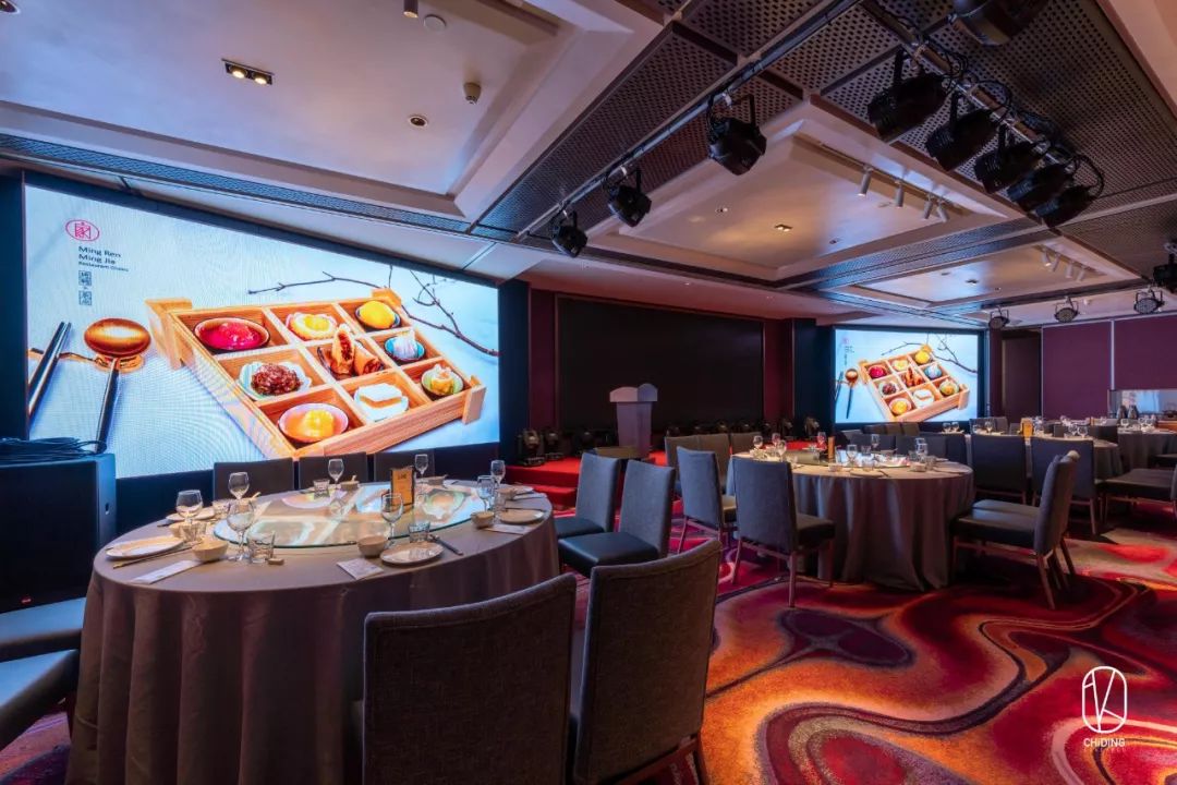 新店68折！杭州竟有餐厅公然把“浴缸”搬上桌，甚至为顾客准备了婚纱