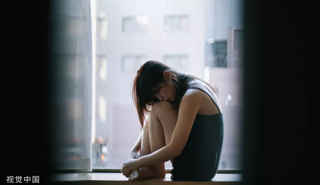 13岁女孩因抑郁吞药自杀，致命的“心灵感冒”到底怎么治？