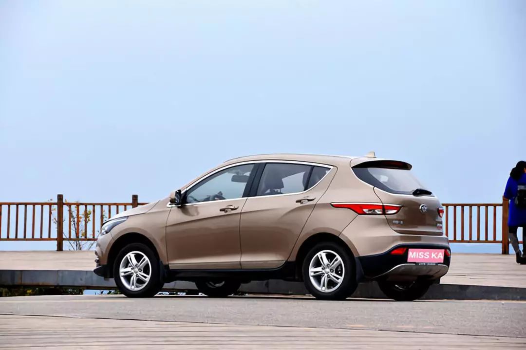 所有车主，低配不够好吗？奶爸车主sayno：就是看中了骏派D60的外观靓，好开省油，四年零事故，技术好车子稳