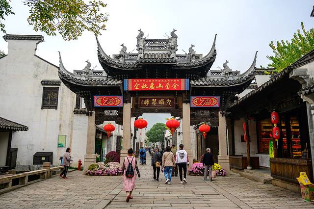 无锡旅行漫步江南水乡惠山古镇，寻找帝王的足迹