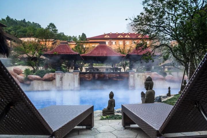 无边泳池温泉度假四川,无边泳池温泉度假游乐设施