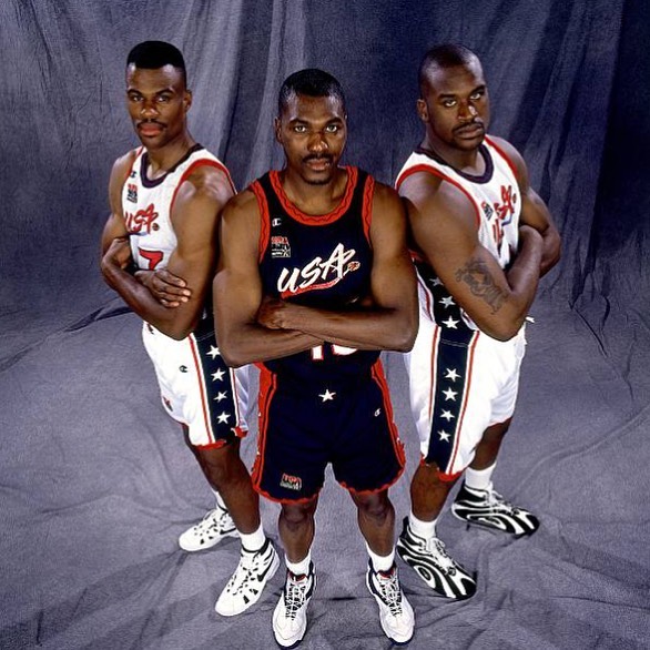 奥尼尔各代战靴,奥尼尔穿过的球鞋年轮