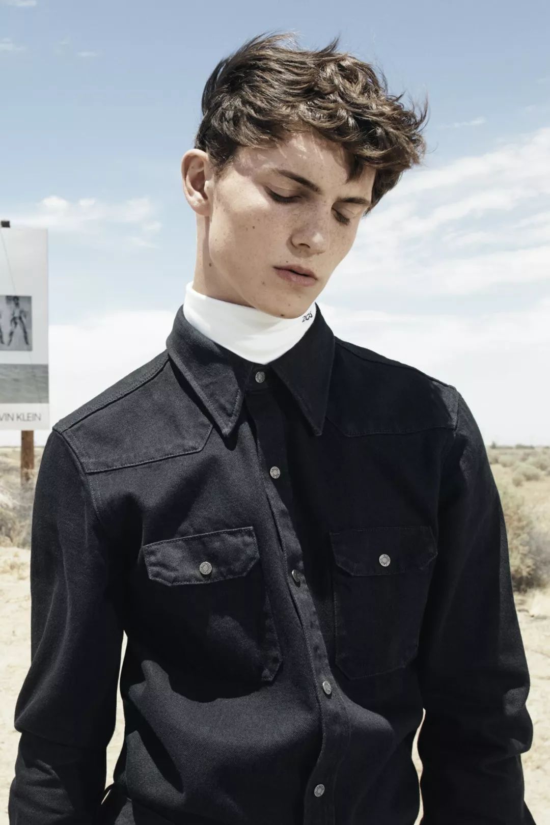 头发鼓起来压不下去,头发炸了压不下去