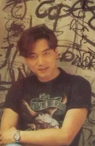 闲置自行车卖出10万天价，这个过气明星究竟多有钱？