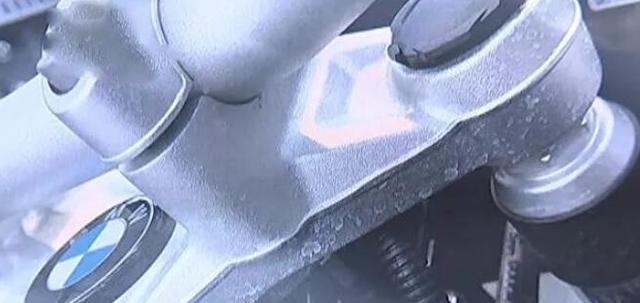 20万的摩托车进了洗车店，洗完后车主蒙了：复原要10多万