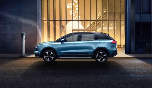 交通部宣布网约车与出租车融合；美国二手电动车交易也有望获补贴；股东退出缘于理想汽车搭建VIE架构；牧马人将出电动版丨智驾晚报