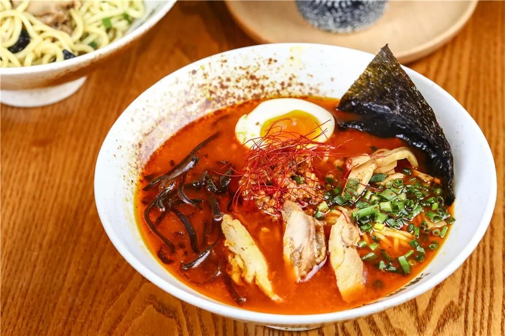 西单必吃的神级小店！仅凭①碗鸡汤拉面，圈粉无数人