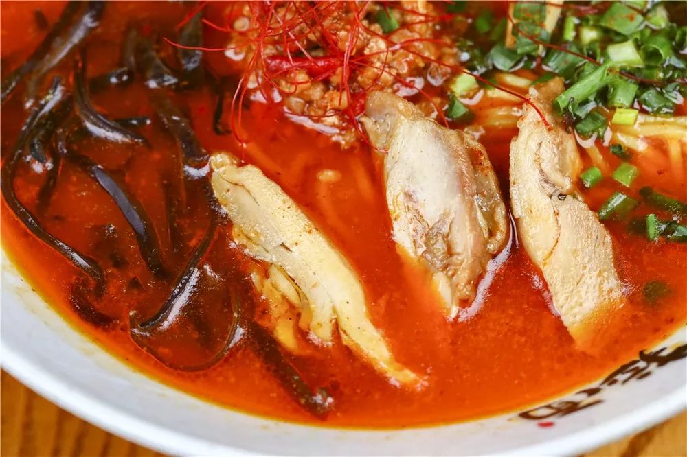 西单必吃的神级小店！仅凭①碗鸡汤拉面，圈粉无数人