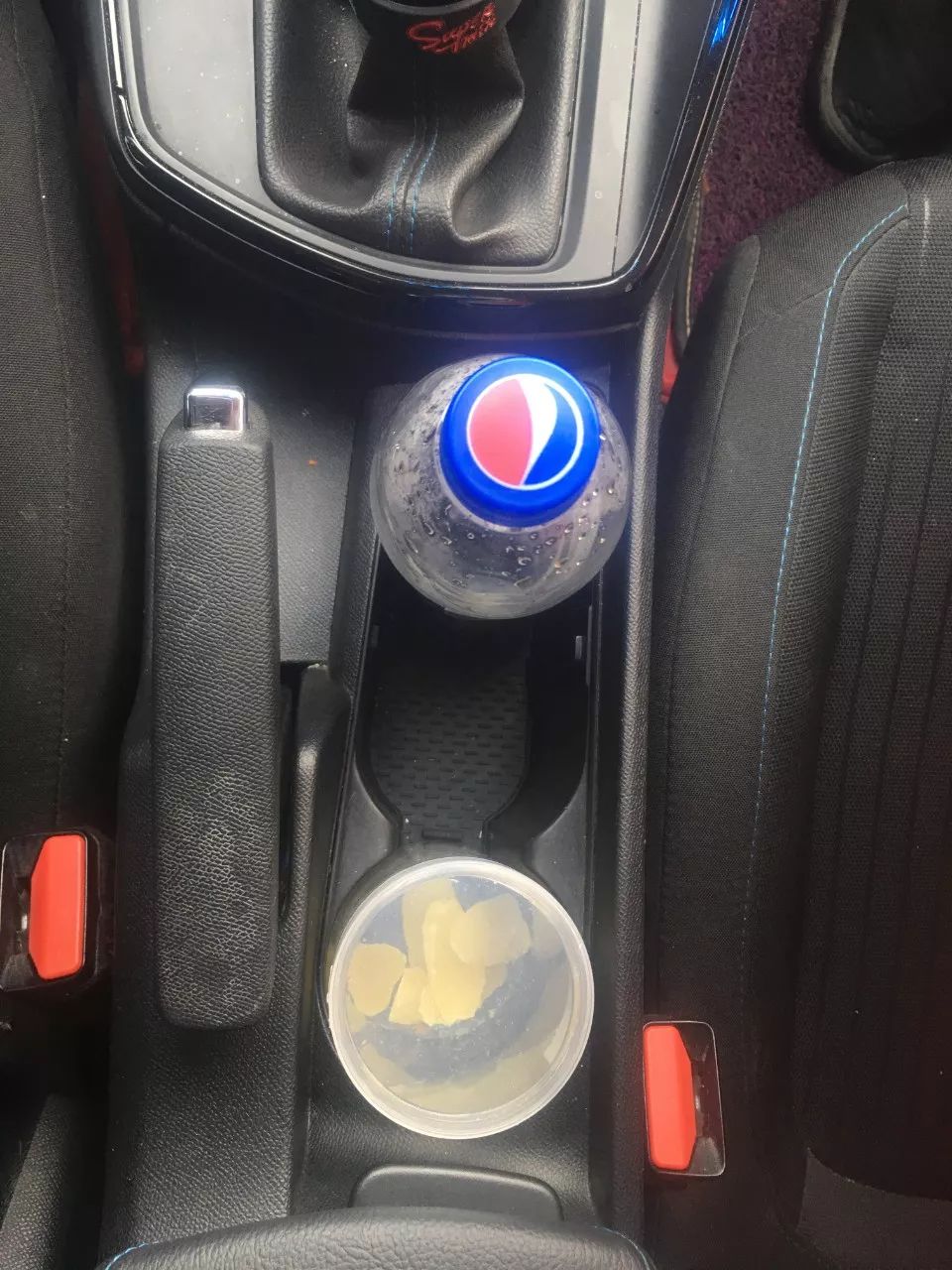 因《的士速递》买了省油能装的标致308！操控稳如狗，开起来像跑车？车主却揭开“辛酸”秘密...