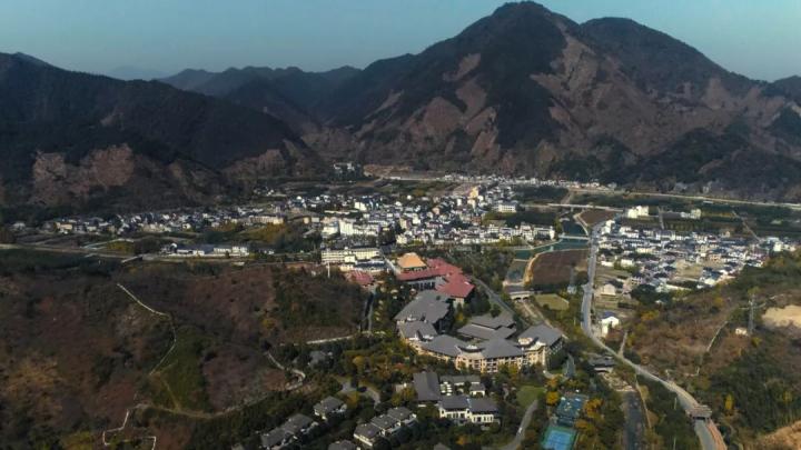 无边泳池温泉度假四川,无边泳池温泉度假游乐设施