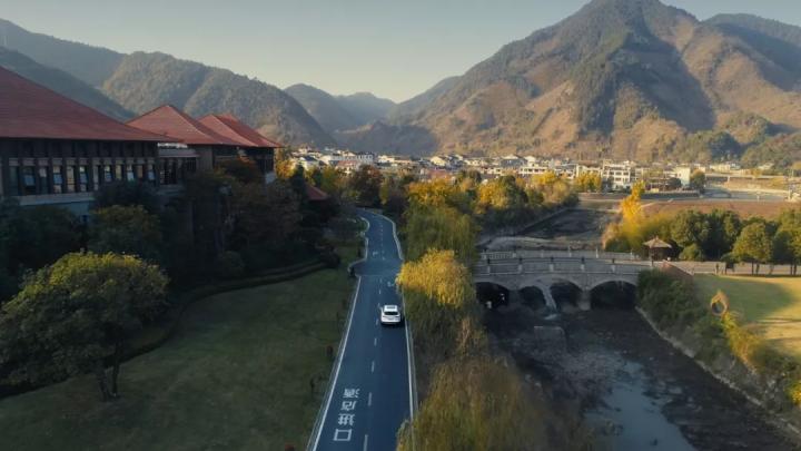 无边泳池温泉度假四川,无边泳池温泉度假游乐设施