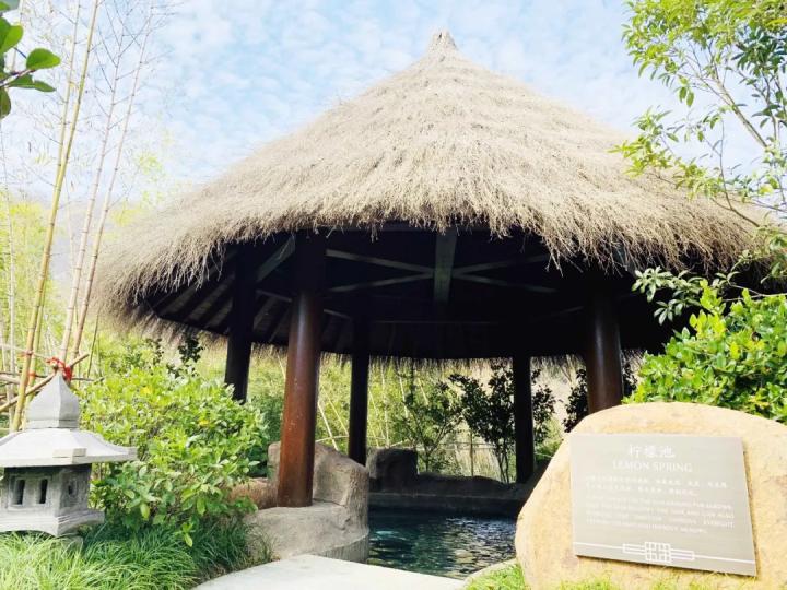 无边泳池温泉度假四川,无边泳池温泉度假游乐设施