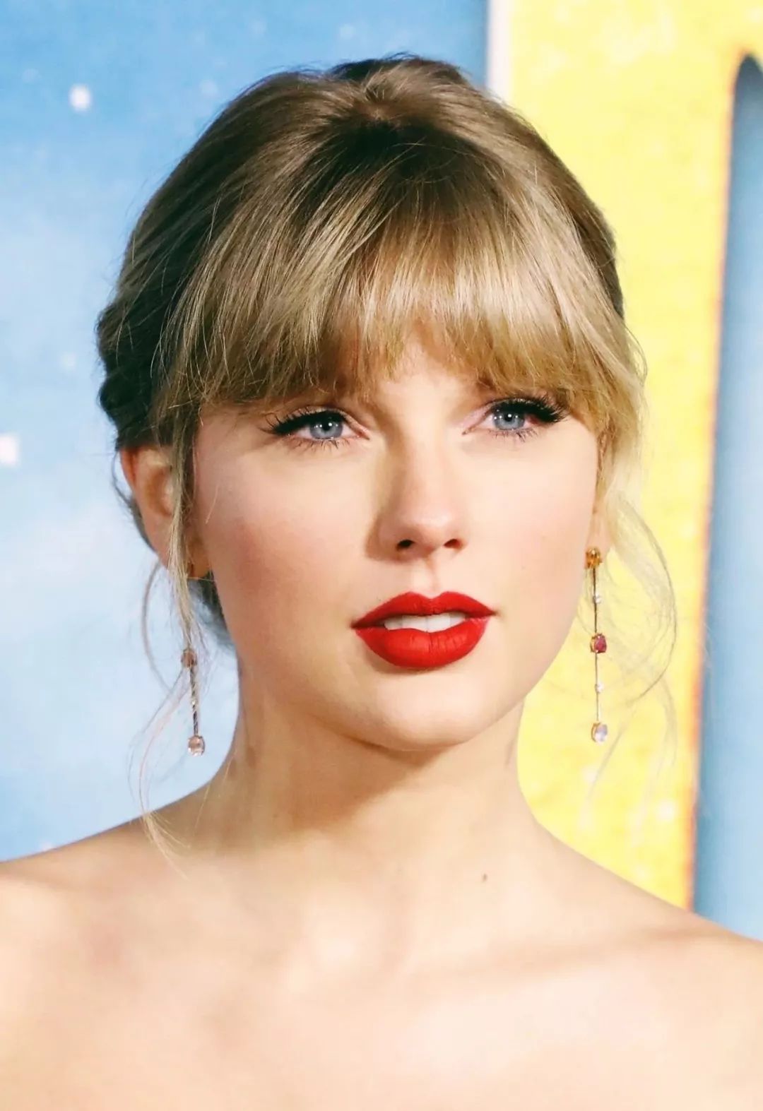 羡慕霉霉的30岁，涂上红唇就能美成全场最佳