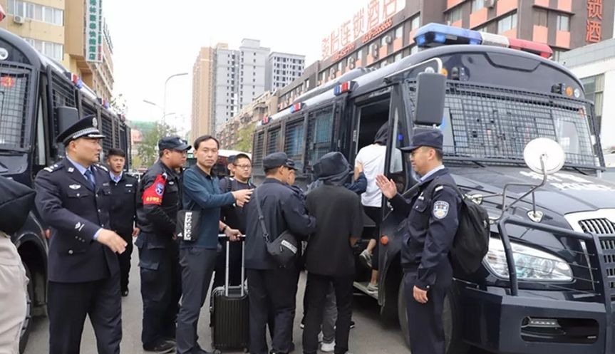 女生用手段骗钱,婷婷被谁骗了钱