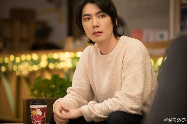 恭喜！周传雄关门弟子卡点晒照官宣结婚，女方颜值超高不输女星