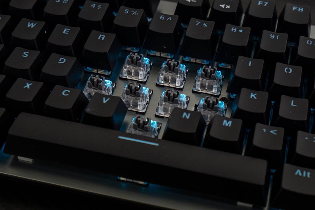 雷柏v530有彩色键盘灯光吗,雷柏v530是热拔轴的吗