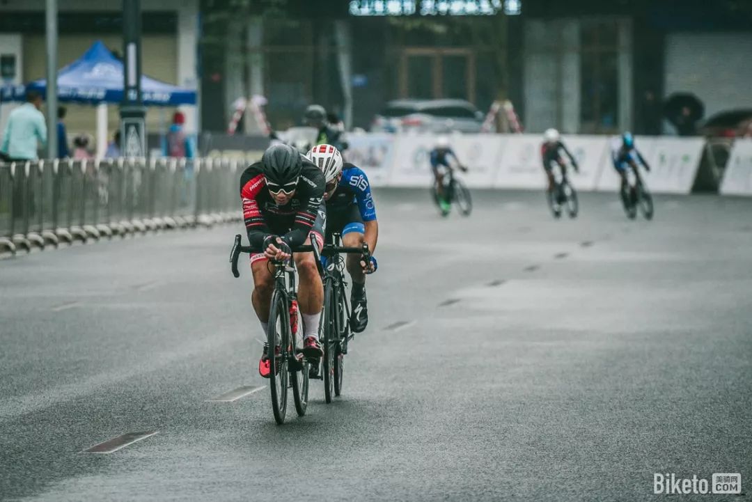 妈祖脚下冷雨战2019环大湾区自行车赛汕尾总决赛