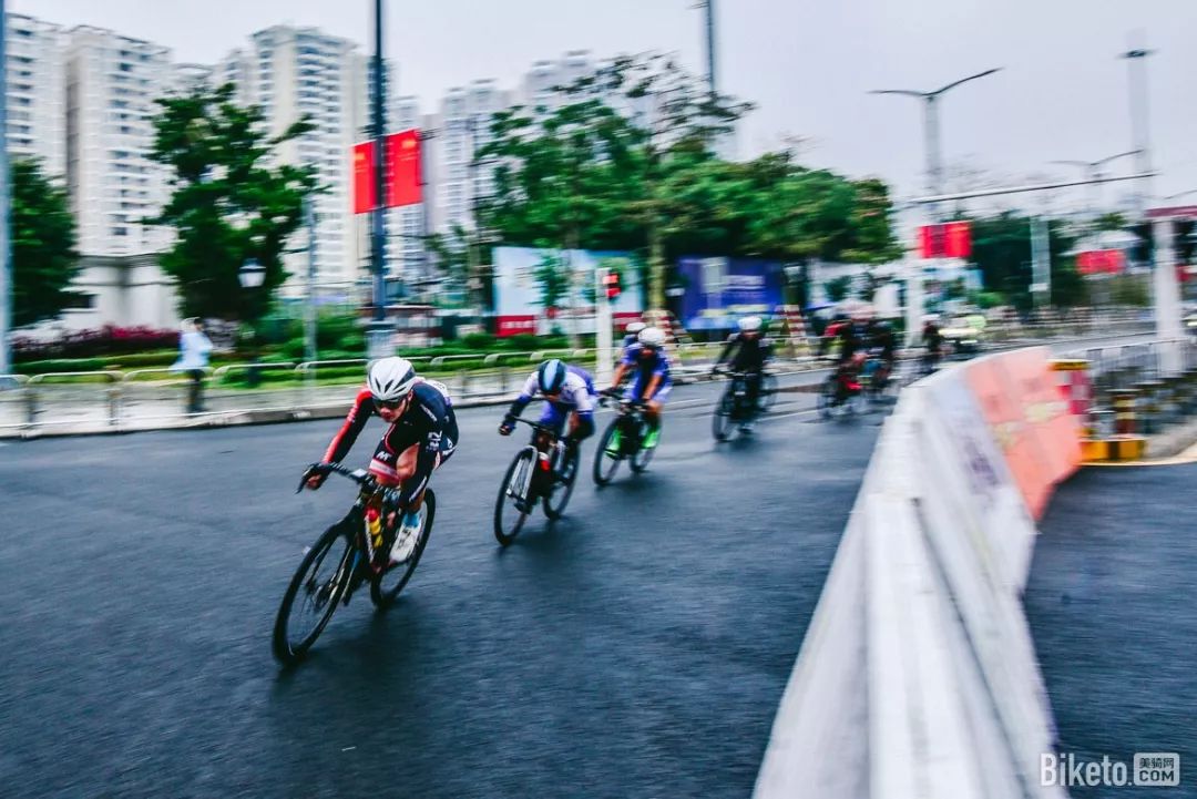 妈祖脚下冷雨战2019环大湾区自行车赛汕尾总决赛