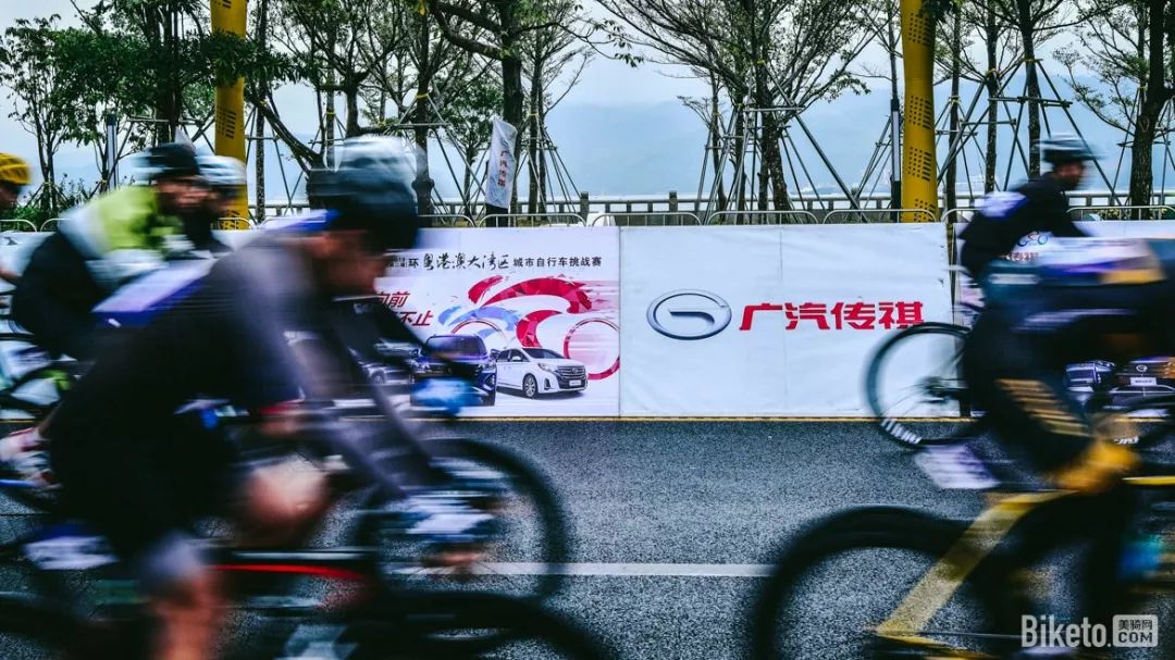 妈祖脚下冷雨战2019环大湾区自行车赛汕尾总决赛