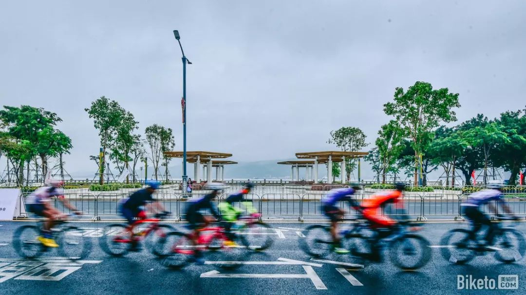 妈祖脚下冷雨战2019环大湾区自行车赛汕尾总决赛