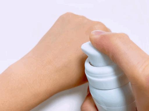 脸上搓下来很多泥,脸上搓出黑头