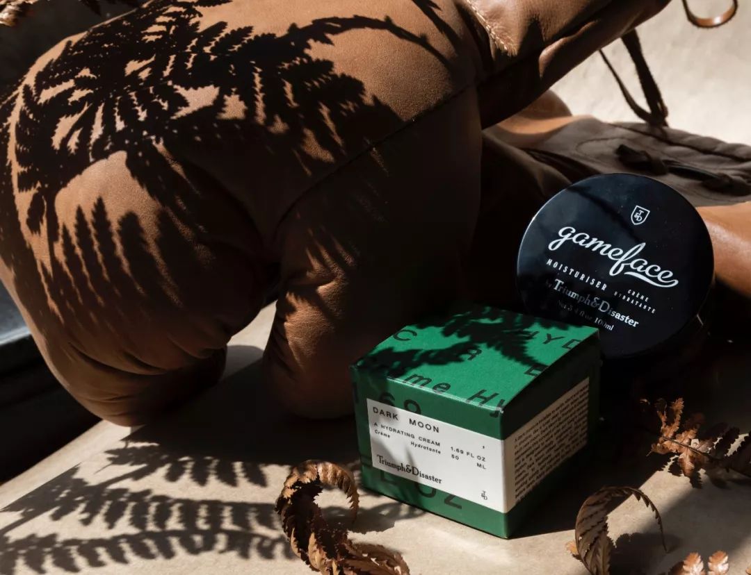 晚上应该是男人最忙的时候,晚上才是男人独处的时间