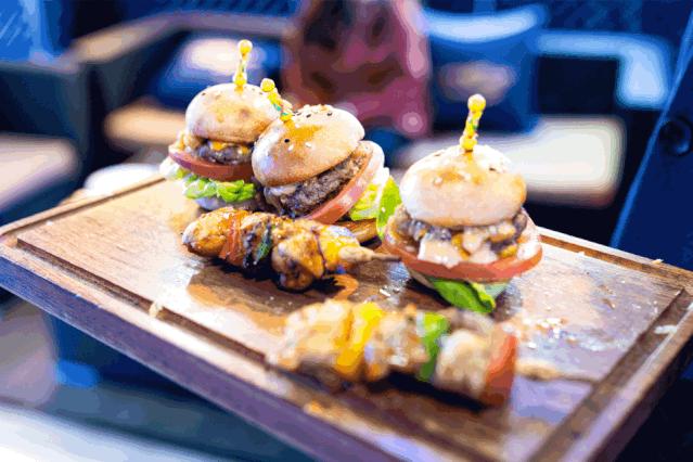 这些名流明星办的派对，也太惊人了吧