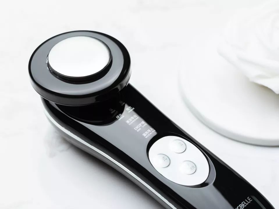 洗完脸后脸部还是能擦出脏东西,洗完脸后才知道脸上这么脏