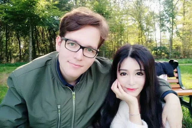 东北27岁姑娘裸嫁老外！洋婆婆的礼物是：旧自行车和洗衣机