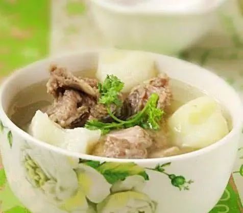 手脚冰凉气血不够吃什么食物,女人手脚冰凉吃什么食疗补最快